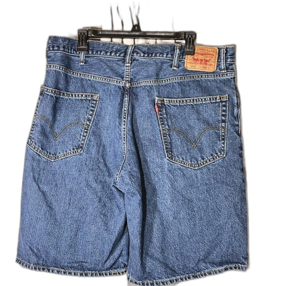 Levi’s 550 denim shorts size 40 relaxed fit inseam 10” - Picture 2 of 5